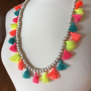 ☀️ NWOT White Beaded Neon Tassel Necklace 💕